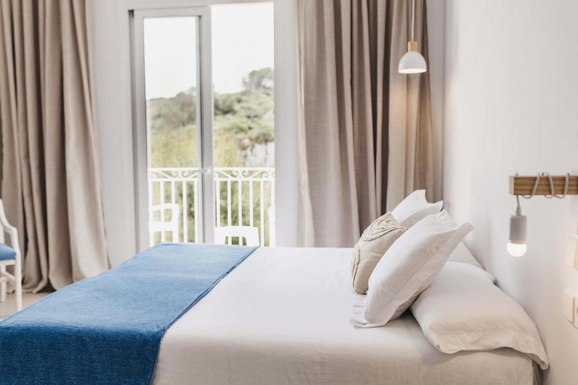 Hostal Xuroy Cala Alcaufar Zewnętrze zdjęcie