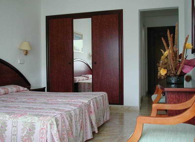 Hostal Xuroy Cala Alcaufar Zewnętrze zdjęcie